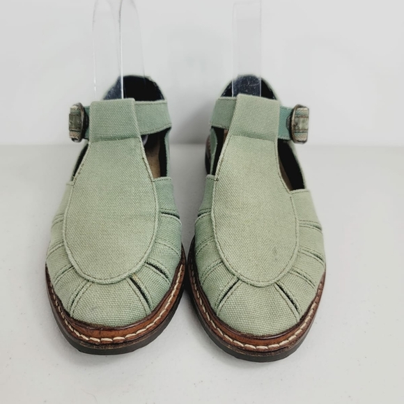 Timberland Woman's Pom Pom Sandals Sz 5 Green - Picture 3 of 8